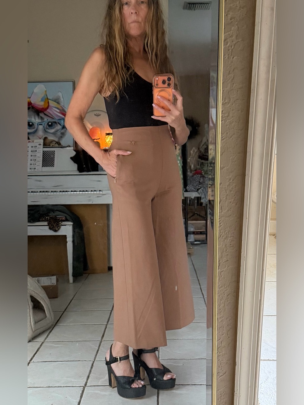 Spazio Wide leg, crop pants and caramel khaki size extra small